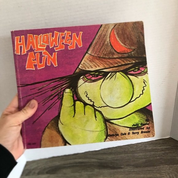 Vtg 1971 Halloween Fun Book - Picture 11 of 11
